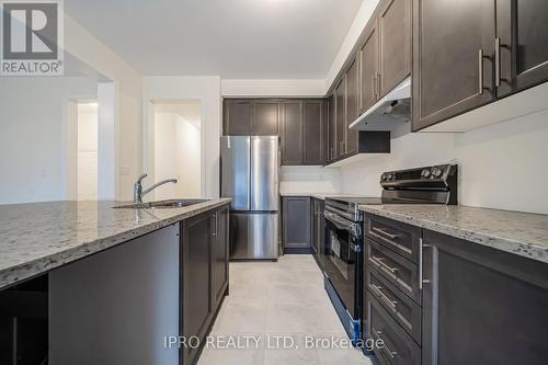 20 Cobriza Crescent, Brampton, ON - Indoor Photo Showing Kitchen