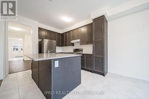 20 Cobriza Crescent, Brampton, ON - Indoor Photo Showing Kitchen