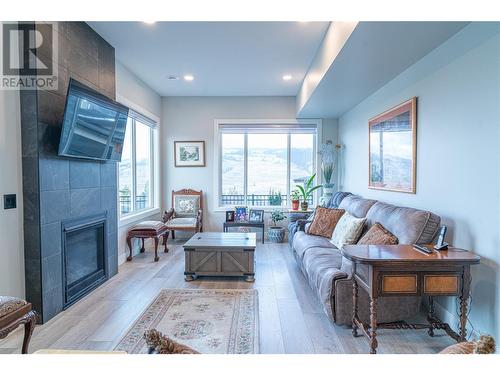 540 Barra Lane, Kelowna, BC - Indoor Photo Showing Living Room With Fireplace