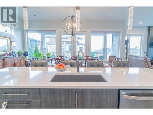 540 Barra Lane, Kelowna, BC - Indoor Photo Showing Kitchen