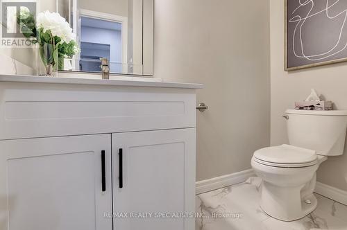 4039 Farrier Court, Mississauga, ON - Indoor Photo Showing Bathroom