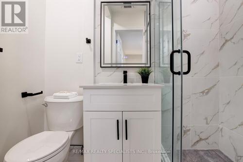 4039 Farrier Court, Mississauga, ON - Indoor Photo Showing Bathroom