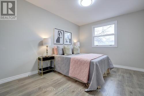 4039 Farrier Court, Mississauga, ON - Indoor Photo Showing Bedroom