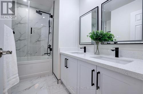 4039 Farrier Court, Mississauga, ON - Indoor Photo Showing Bathroom