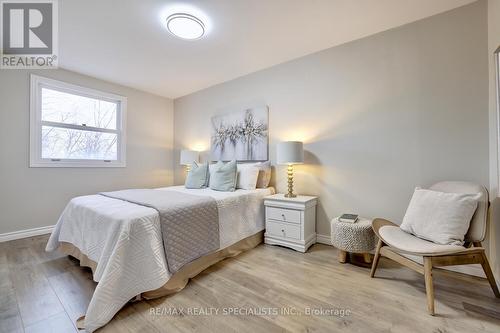 4039 Farrier Court, Mississauga, ON - Indoor Photo Showing Bedroom