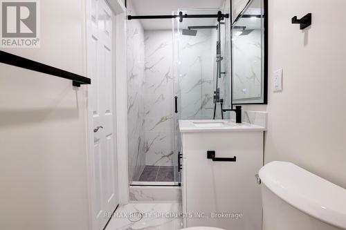 4039 Farrier Court, Mississauga, ON - Indoor Photo Showing Bathroom