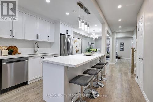 4039 Farrier Court, Mississauga, ON - Indoor Photo Showing Kitchen With Stainless Steel Kitchen With Upgraded Kitchen