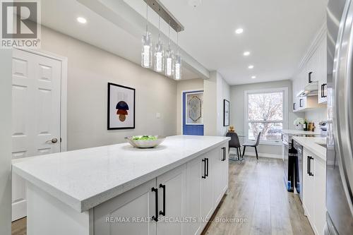 4039 Farrier Court, Mississauga, ON - Indoor Photo Showing Kitchen