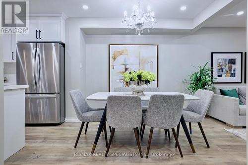 4039 Farrier Court, Mississauga, ON - Indoor Photo Showing Dining Room