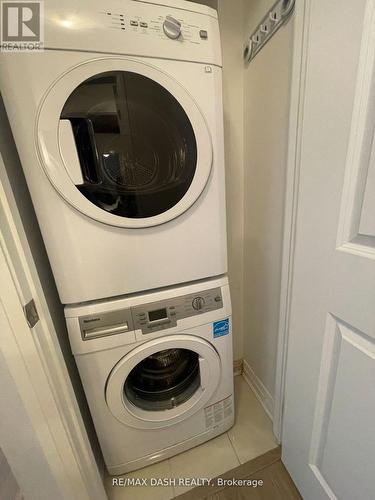 708 - 8 Mercer Street, Toronto, ON - Indoor Photo Showing Laundry Room