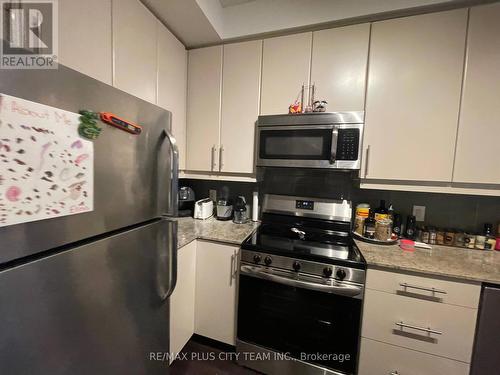 1806 - 33 Bay Street, Toronto, ON - Indoor Photo Showing Kitchen