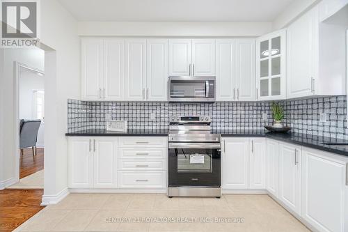 71 Maple Valley Street, Brampton, ON - Indoor Photo Showing Kitchen With Upgraded Kitchen