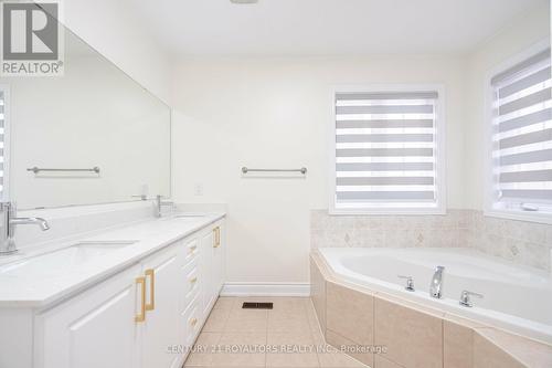 71 Maple Valley Street, Brampton, ON - Indoor Photo Showing Bathroom