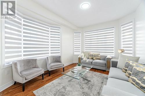 71 Maple Valley Street, Brampton, ON - Indoor Photo Showing Living Room