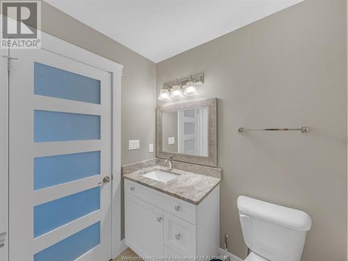 11 Cranberry, Kingsville, ON - Indoor Photo Showing Bathroom