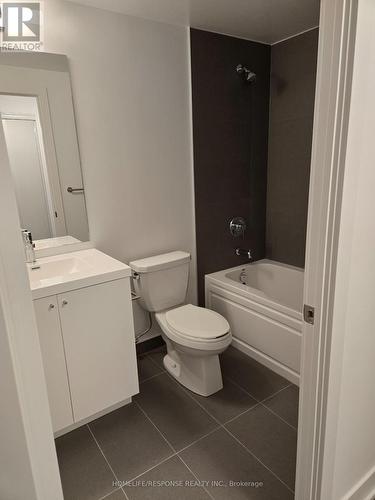 604 - 2545 Simcoe Street N, Oshawa, ON - Indoor Photo Showing Bathroom