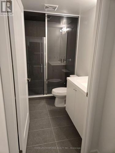 604 - 2545 Simcoe Street N, Oshawa, ON - Indoor Photo Showing Bathroom