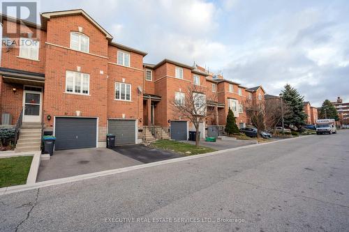 49 - 120 Railroad Street, Brampton, ON - Outdoor