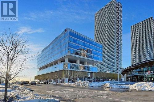 1002 - 1000 Portage Parkway, Vaughan, ON - Outdoor