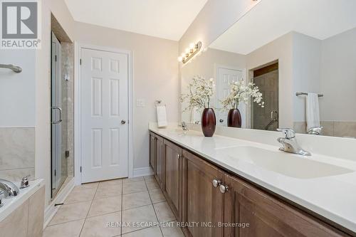 2036 Lushes Avenue, Mississauga, ON - Indoor Photo Showing Bathroom