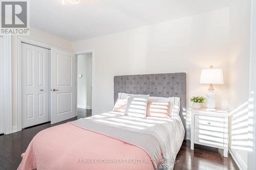 5247 Spruce Avenue, Burlington, ON - Indoor Photo Showing Bedroom