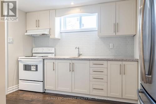 5247 Spruce Avenue, Burlington, ON - Indoor Photo Showing Kitchen