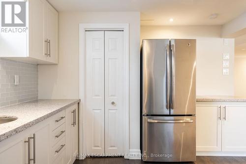 5247 Spruce Avenue, Burlington, ON - Indoor Photo Showing Kitchen