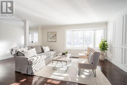 5247 Spruce Avenue, Burlington, ON - Indoor Photo Showing Living Room