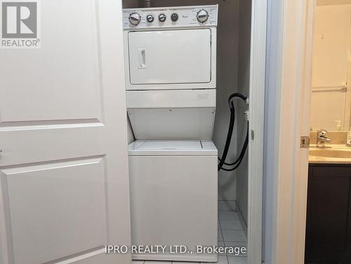 1802 - 80 Absolute Avenue, Mississauga, ON - Indoor Photo Showing Laundry Room