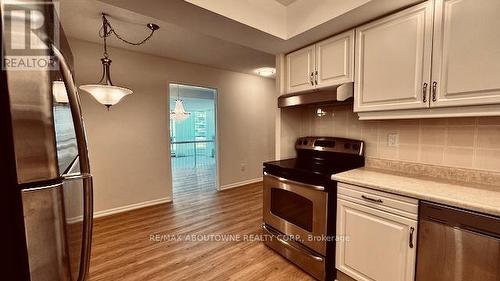 1006 - 2180 Marine Drive, Oakville, ON - Indoor Photo Showing Kitchen