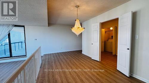 1006 - 2180 Marine Drive, Oakville, ON - Indoor Photo Showing Other Room