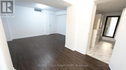 17 Brower Avenue, Richmond Hill, ON - Indoor Photo Showing Other Room