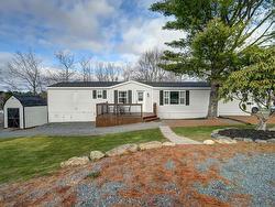 883 Duggan Drive  Beaver Bank, NS B4E 1L4