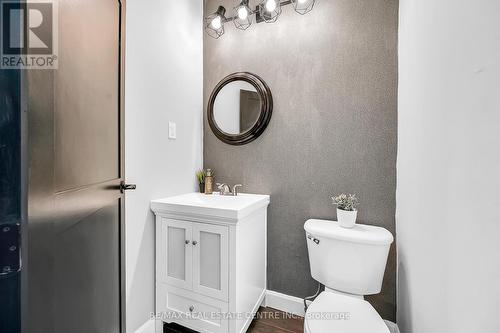 14 Keith Street, Hamilton, ON - Indoor Photo Showing Bathroom