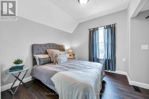 14 Keith Street, Hamilton, ON - Indoor Photo Showing Bedroom