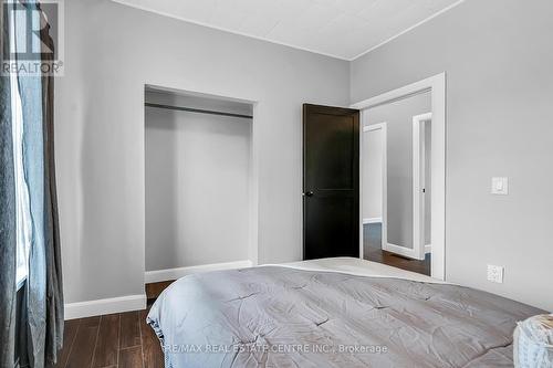 14 Keith Street, Hamilton, ON - Indoor Photo Showing Bedroom