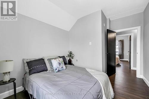 14 Keith Street, Hamilton, ON - Indoor Photo Showing Bedroom