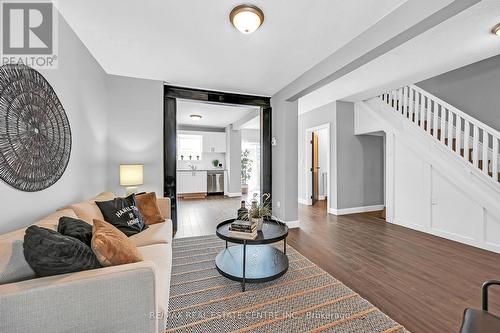 14 Keith Street, Hamilton, ON - Indoor Photo Showing Living Room