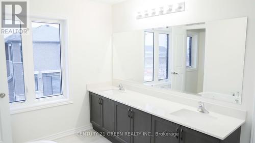 11 Spiers Road, Erin, ON - Indoor Photo Showing Bathroom