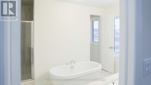 11 Spiers Road, Erin, ON - Indoor Photo Showing Bathroom