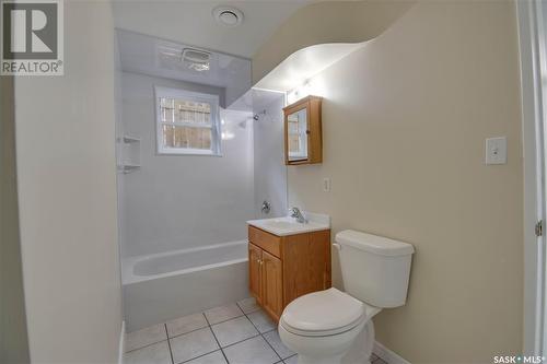 601 Hilliard Street W, Saskatoon, SK - Indoor Photo Showing Bathroom