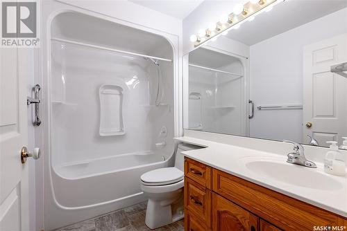 337 2301 Adelaide Street E, Saskatoon, SK - Indoor Photo Showing Bathroom