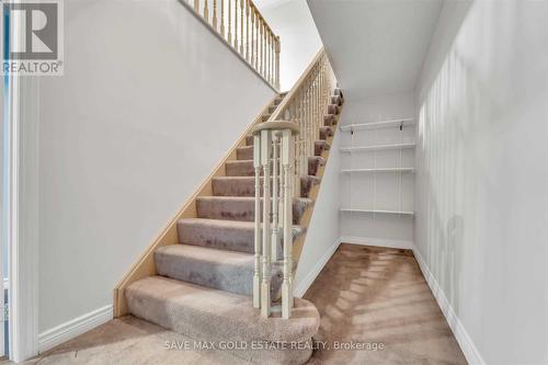 85 Cityview Circle, Barrie, ON - Indoor Photo Showing Other Room