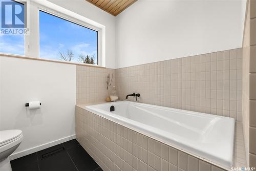 209 Habkirk Drive, Regina, SK - Indoor Photo Showing Bathroom