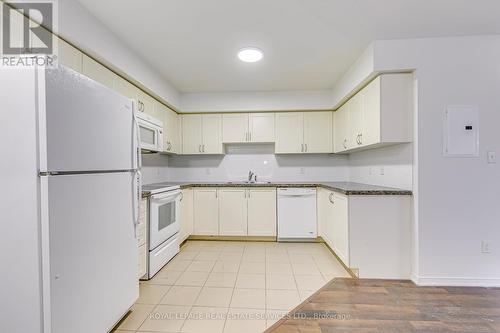 15 - 2464 Post Road, Oakville, ON - Indoor Photo Showing Kitchen