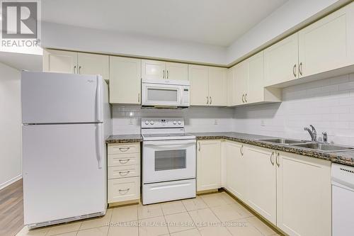 15 - 2464 Post Road, Oakville, ON - Indoor Photo Showing Kitchen With Double Sink