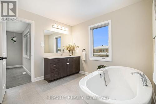 228 Kimpton Drive, Ottawa, ON - Indoor Photo Showing Bathroom