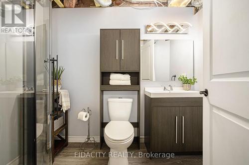 228 Kimpton Drive, Ottawa, ON - Indoor Photo Showing Bathroom