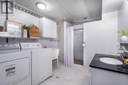 84 Wasaga Sands Drive, Wasaga Beach, ON - Indoor Photo Showing Laundry Room