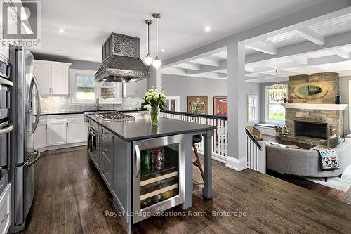 145 Bruce Street S, Blue Mountains (Thornbury), ON - Indoor Photo Showing Kitchen With Upgraded Kitchen